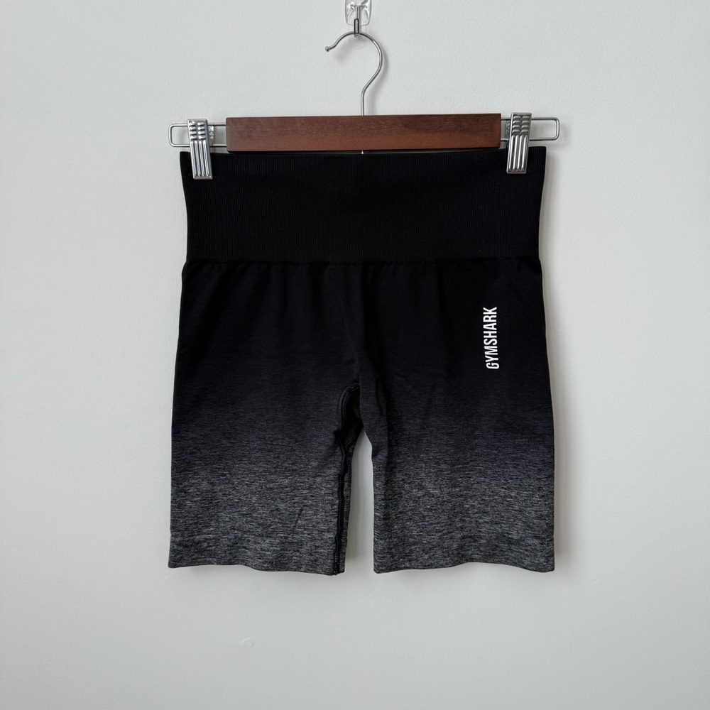 Gymshark Adapt Ombré Seamless Shorts 6” Black and Grey Size Small